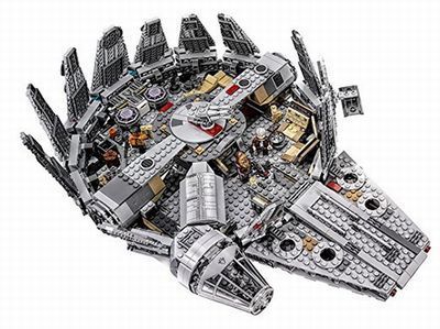 でかい！レゴ スター・ウォーズ ミレニアム・ファルコン 75105: スター